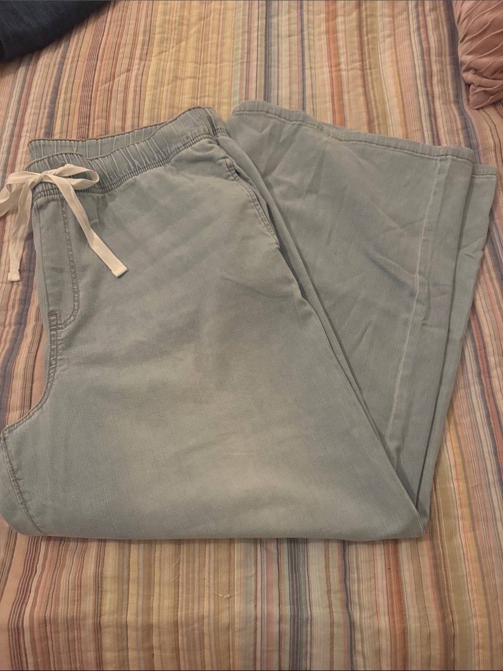 Maurices Light Denim Wide Leg Pull-On Jeans Size 18W Short